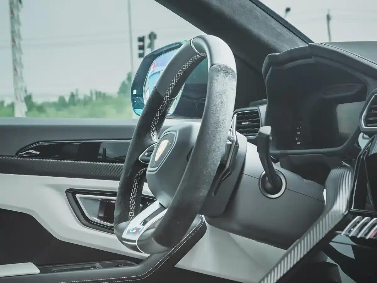 2021 Urus 4.0T V8 — миниатюра 9
