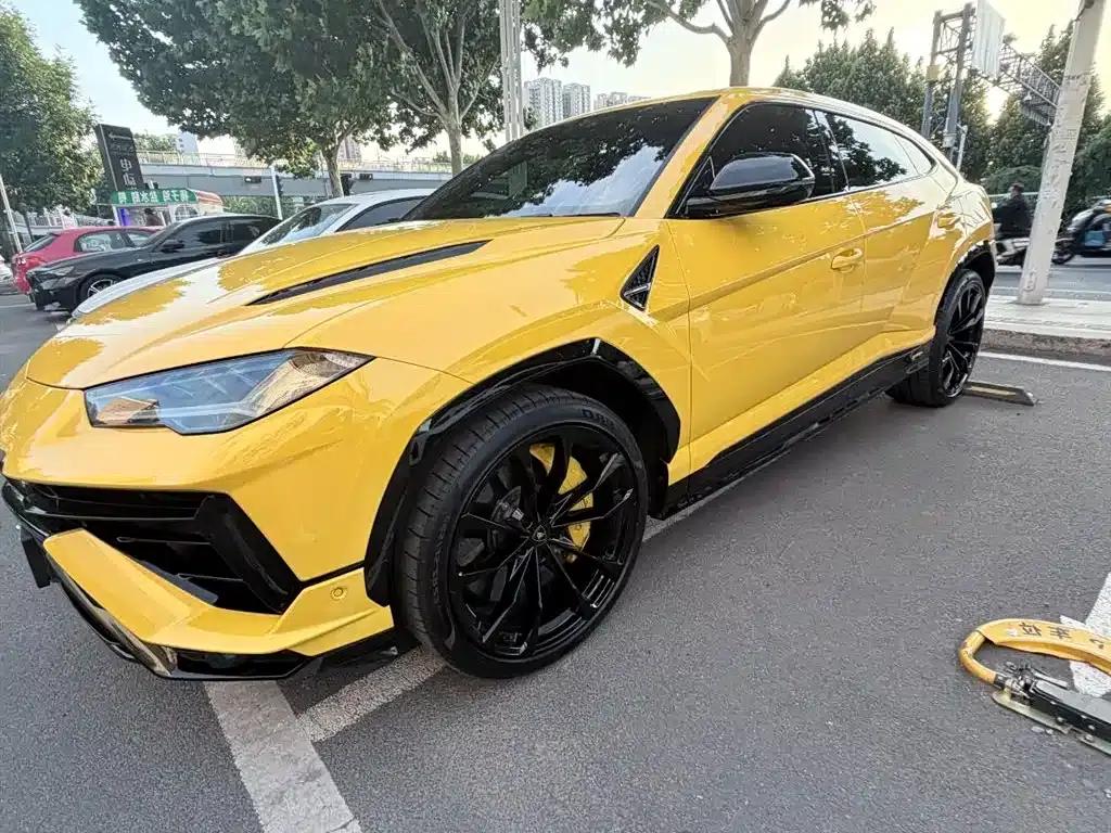 2023 Urus 4.0T V8 S — миниатюра 2