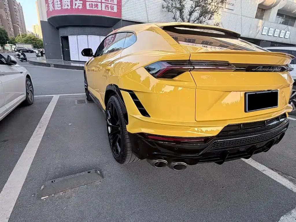 2023 Urus 4.0T V8 S — миниатюра 5