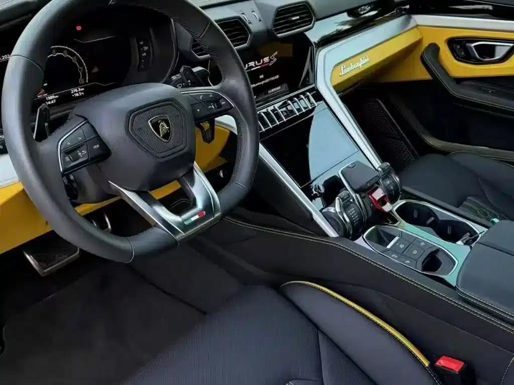 2023 Urus 4.0T V8 S — миниатюра 8