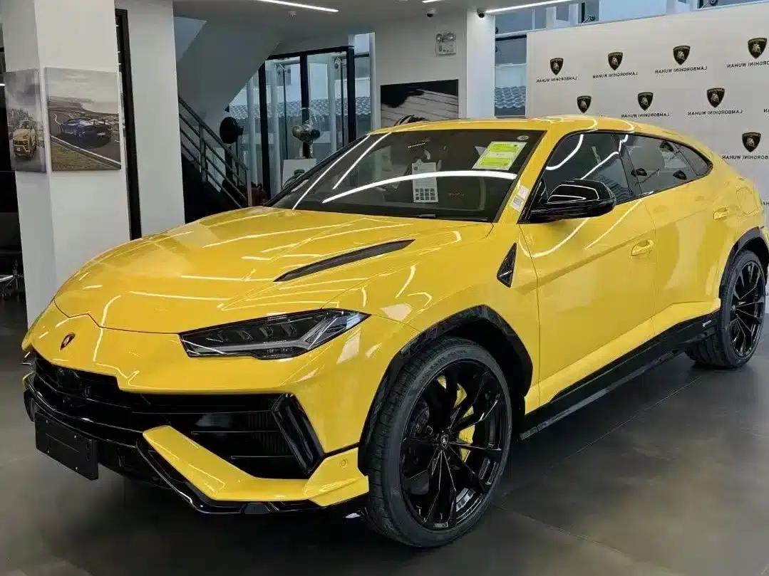 2023 Urus 4.0T V8 S — миниатюра 1