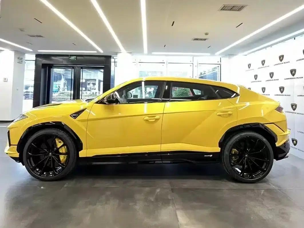 2023 Urus 4.0T V8 S — миниатюра 2
