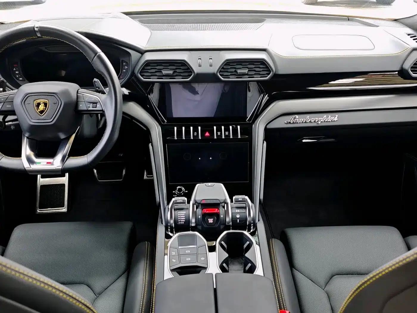 2023 Urus 4.0T V8 S — миниатюра 3