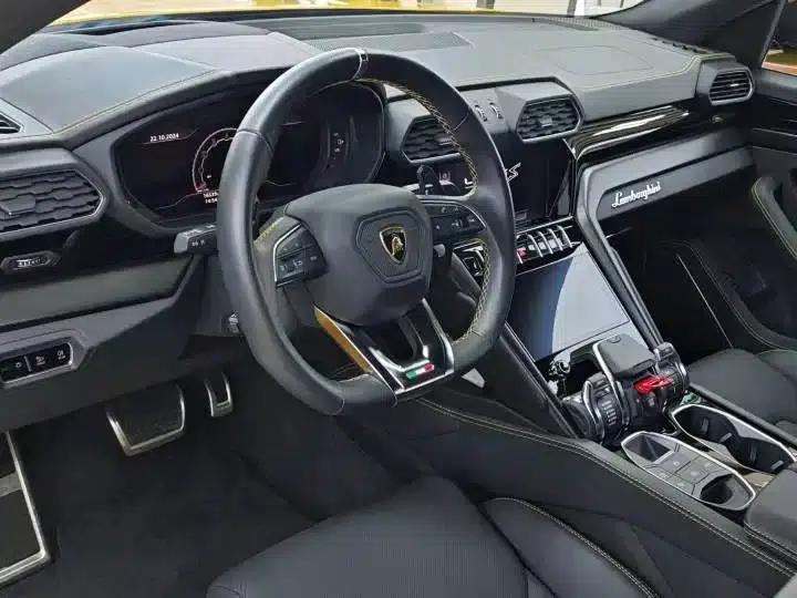 2023 Urus 4.0T V8 S — миниатюра 4