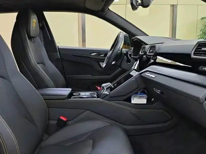 2023 Urus 4.0T V8 S — миниатюра 5