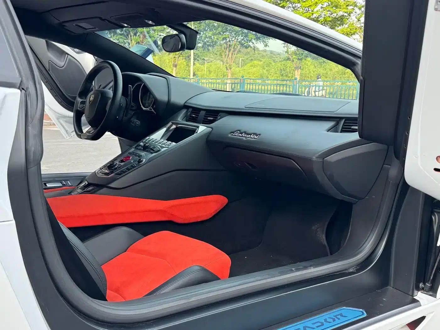 2011 Aventador LP 700-4 — миниатюра 11