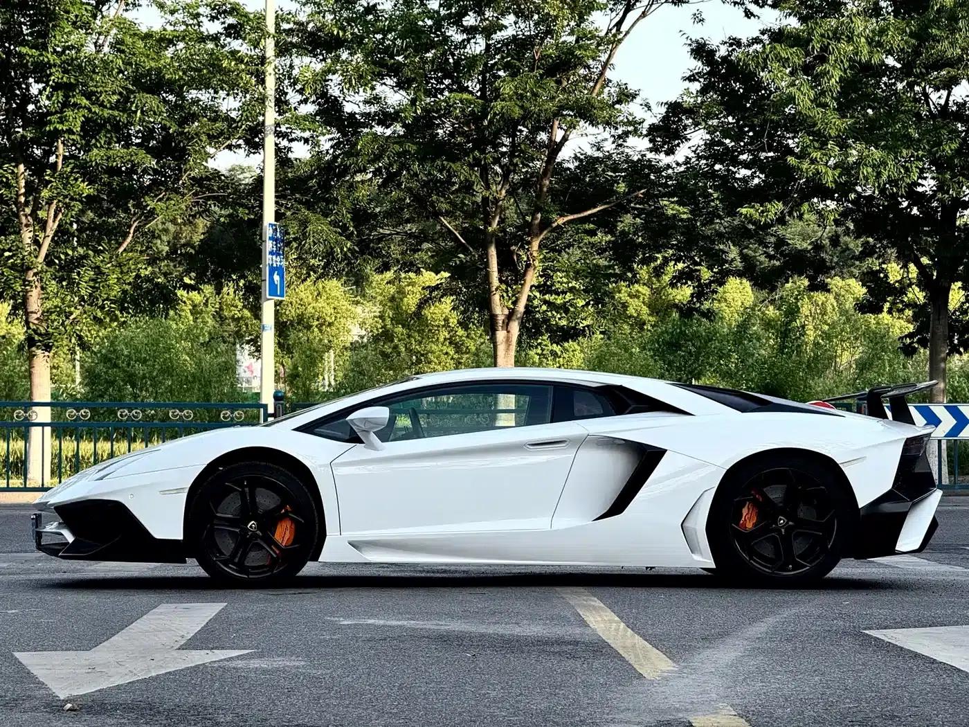 2011 Aventador LP 700-4 — миниатюра 3