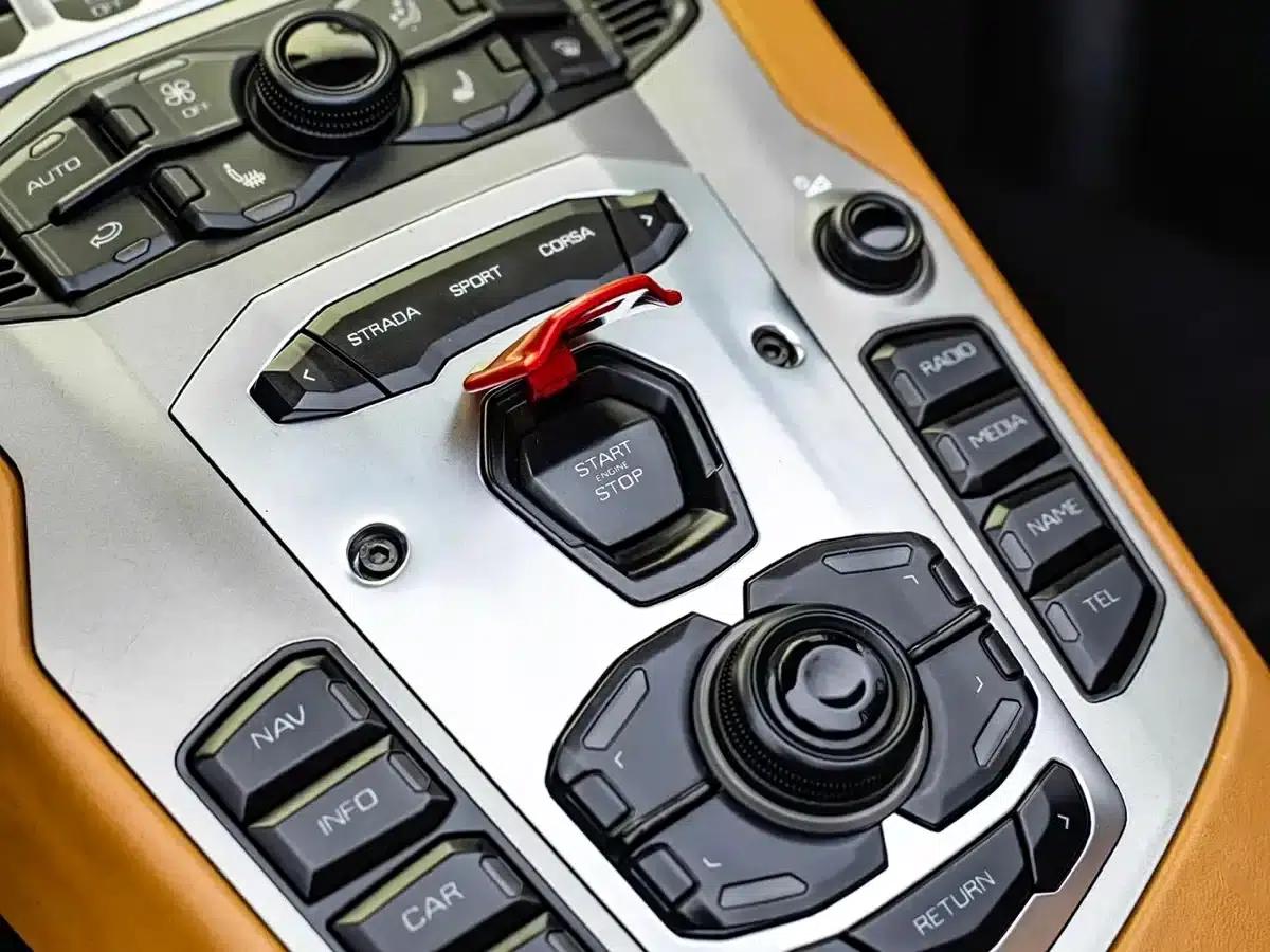 2013 Aventador LP 700-4 Roadster — миниатюра 16