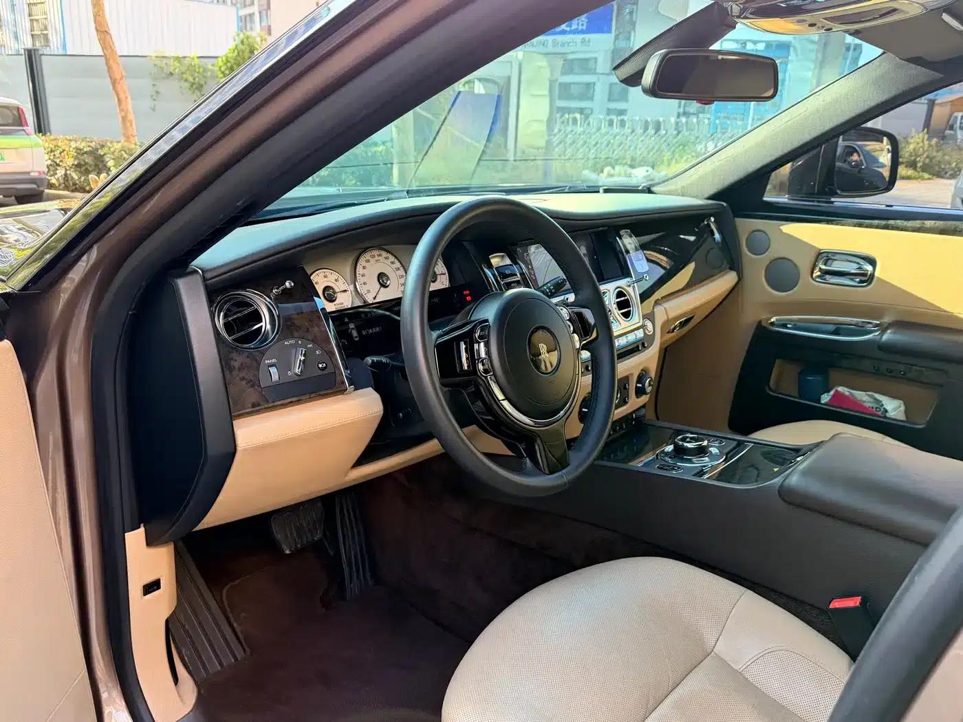 2010 Ghost 6.6T Standard Edition — миниатюра 7