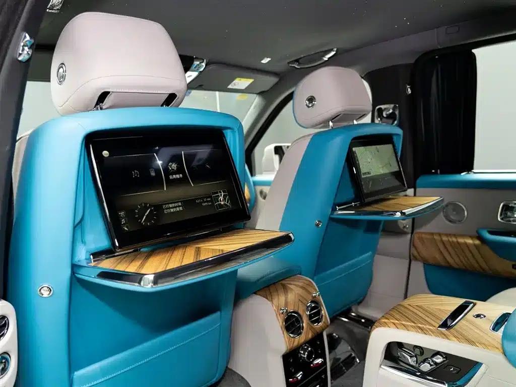 2018 Cullinan, four-seater version — миниатюра 17