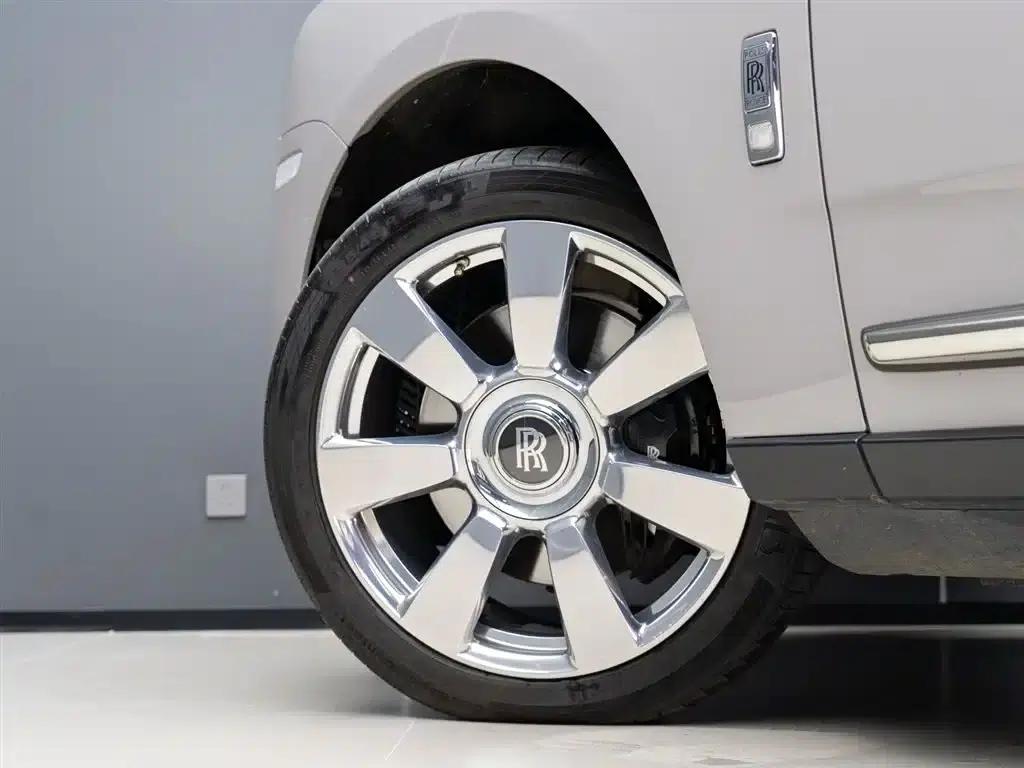 2018 Cullinan, four-seater version — миниатюра 6