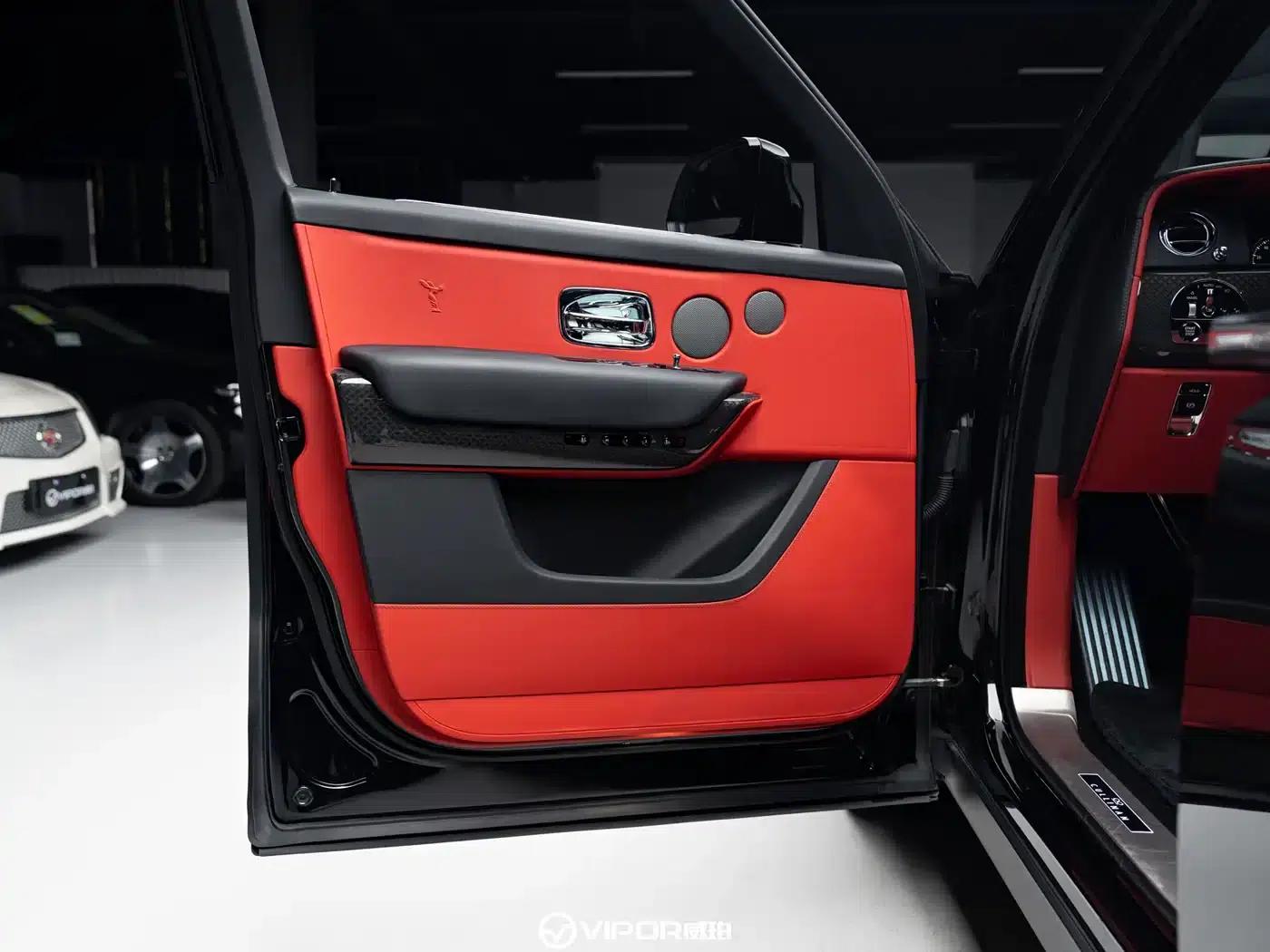 2020 Cullinan Black Badge — миниатюра 12