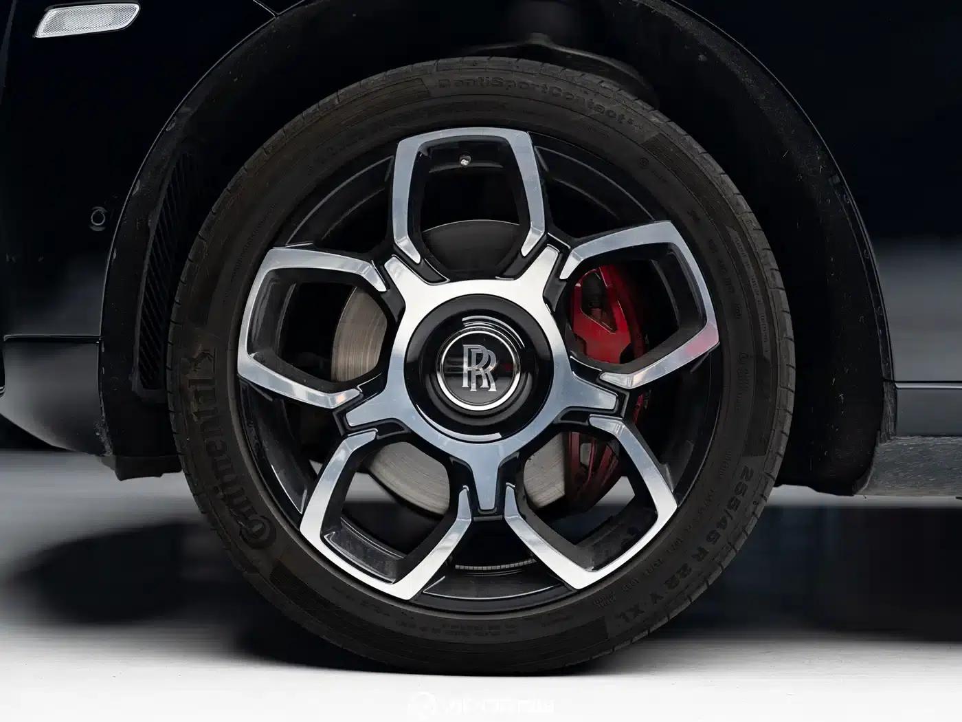 2020 Cullinan Black Badge — миниатюра 19