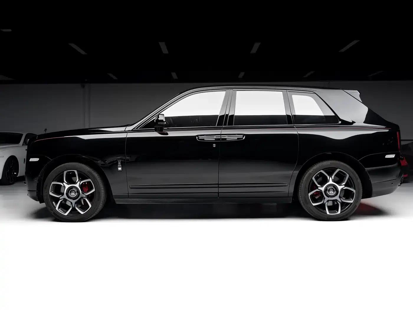 2020 Cullinan Black Badge — миниатюра 5