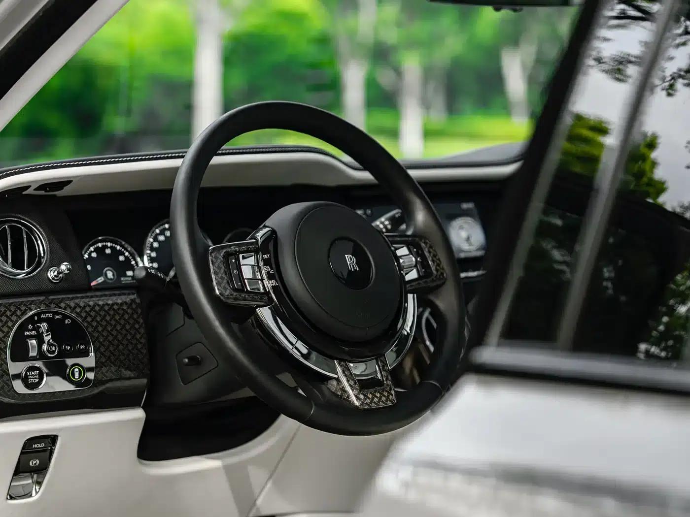 2020 Cullinan Black Badge — миниатюра 14