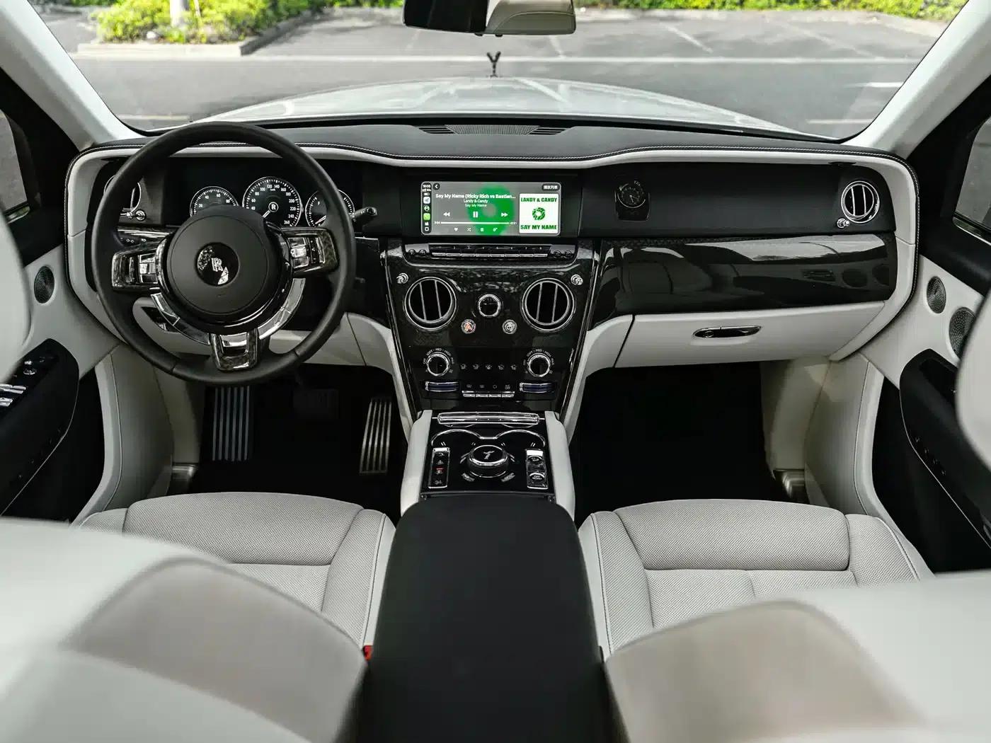 2020 Cullinan Black Badge — миниатюра 8