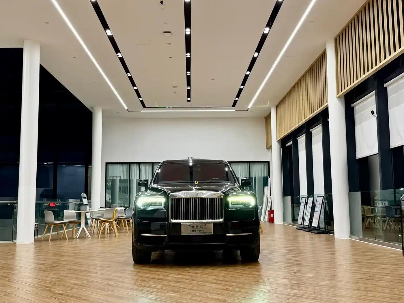 2024 Cullinan, four-seater version — миниатюра 2