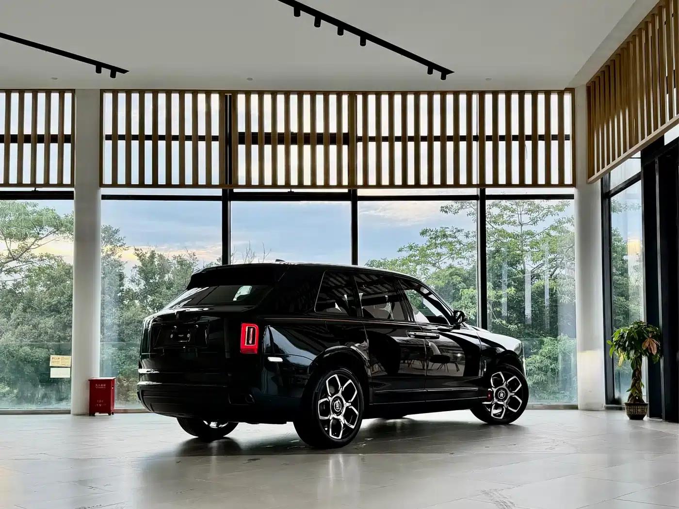 2024 Cullinan Black Badge — миниатюра 3