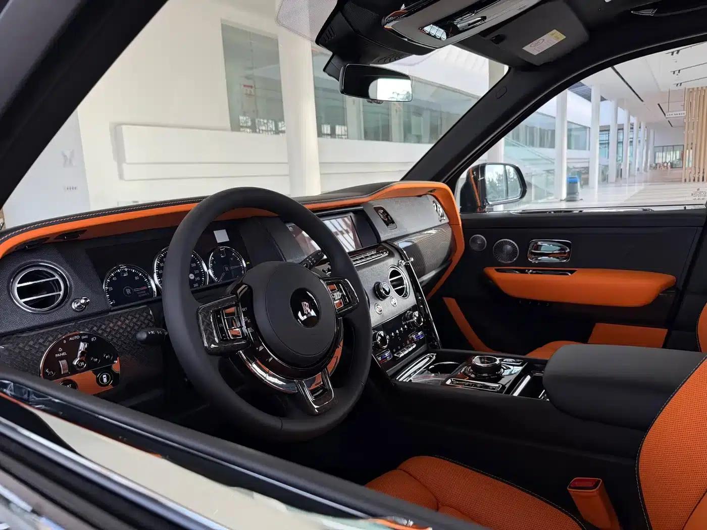 2024 Cullinan Black Badge — миниатюра 6