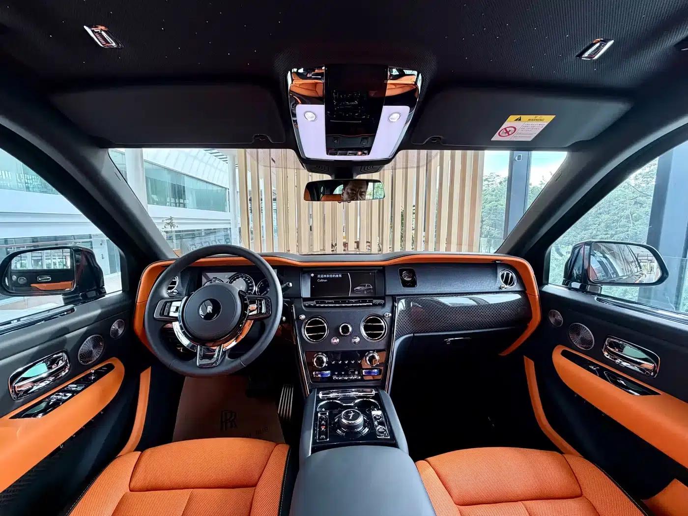 2024 Cullinan Black Badge — миниатюра 9