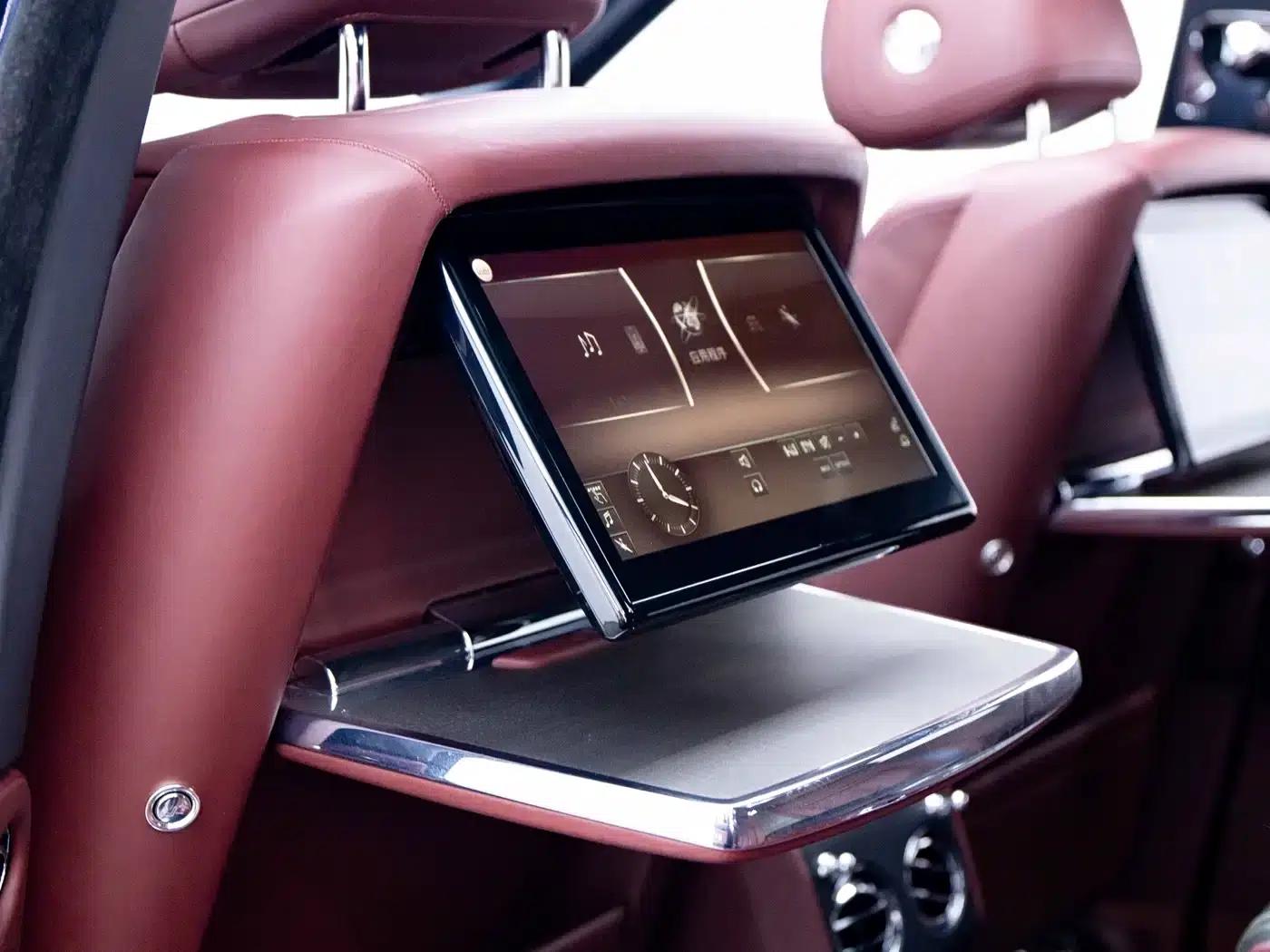 2018 Cullinan, four-seater version — миниатюра 11