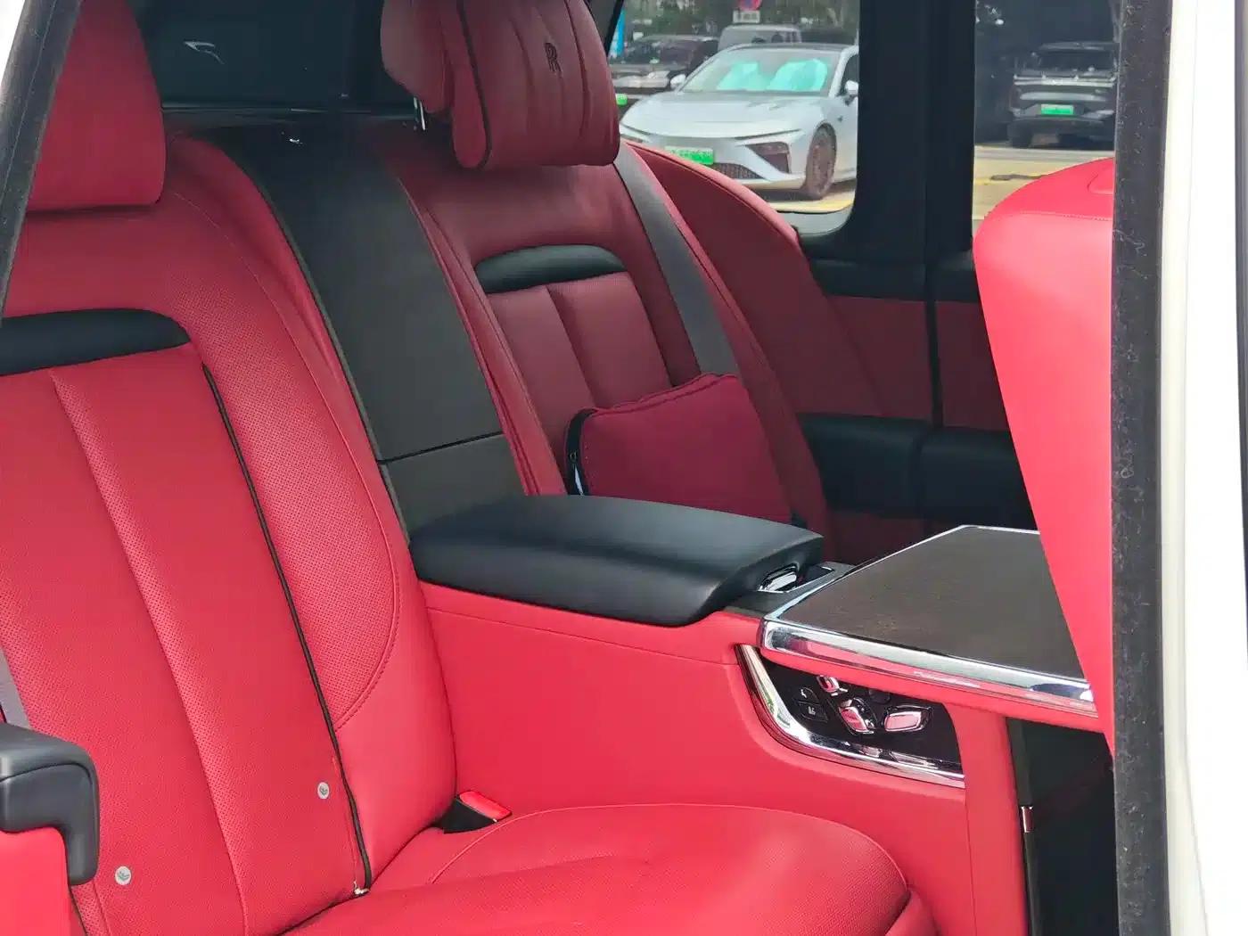 2018 Cullinan, four-seater version — миниатюра 14