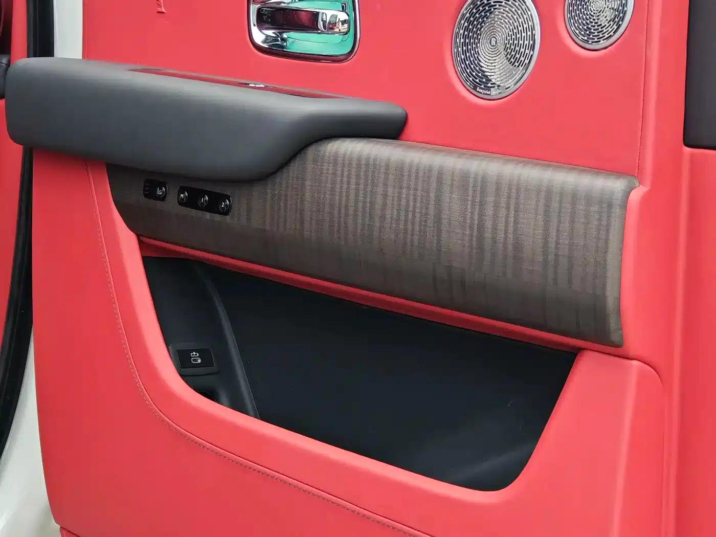 2018 Cullinan, four-seater version — миниатюра 5