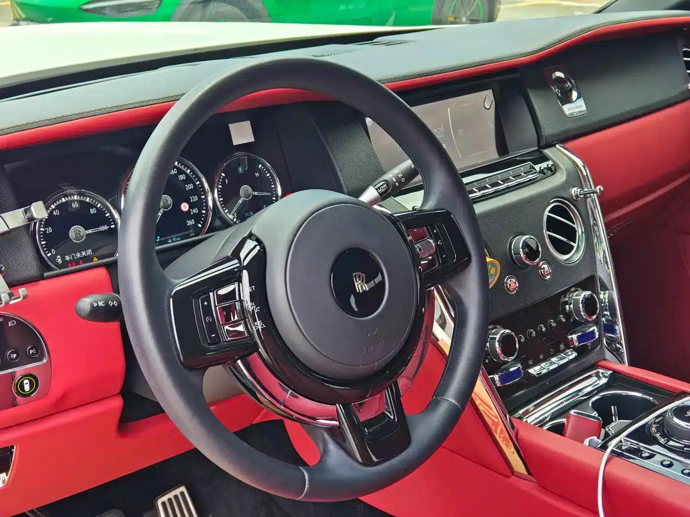 2018 Cullinan, four-seater version — миниатюра 6