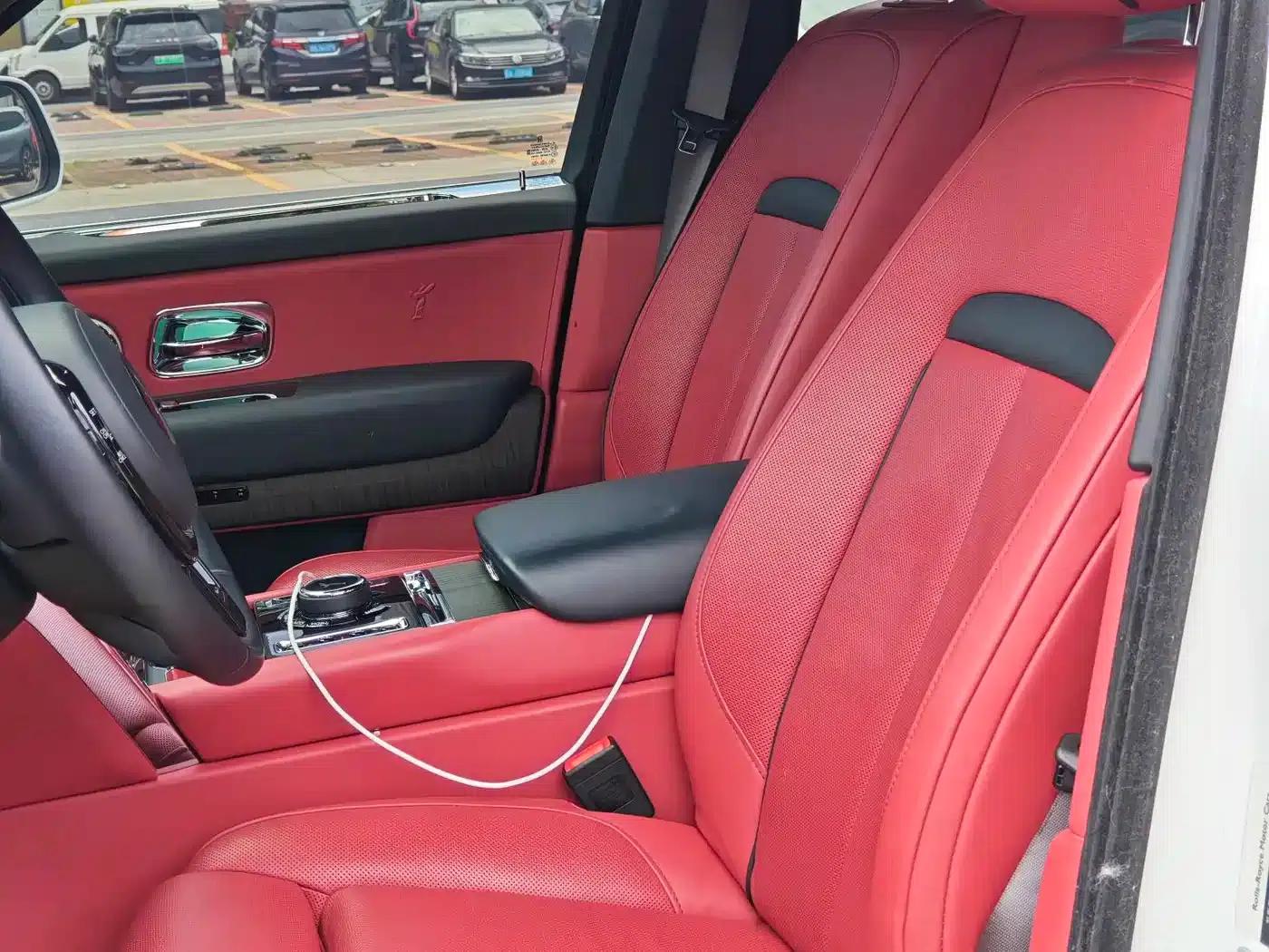 2018 Cullinan, four-seater version — миниатюра 7