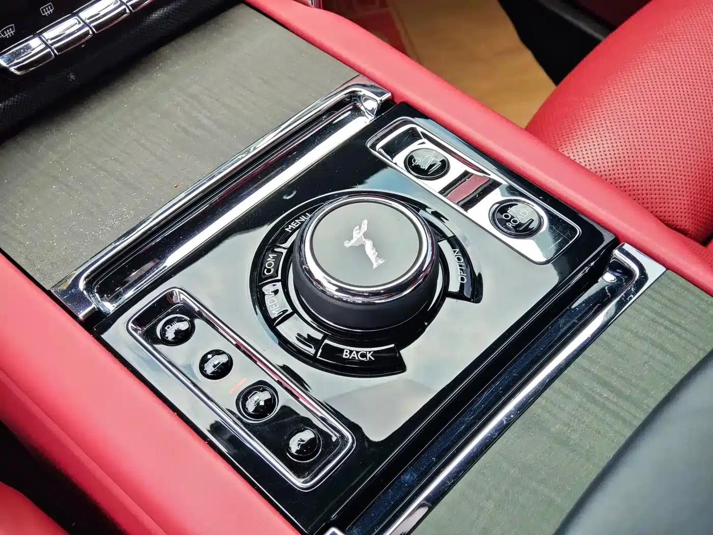2018 Cullinan, four-seater version — миниатюра 8