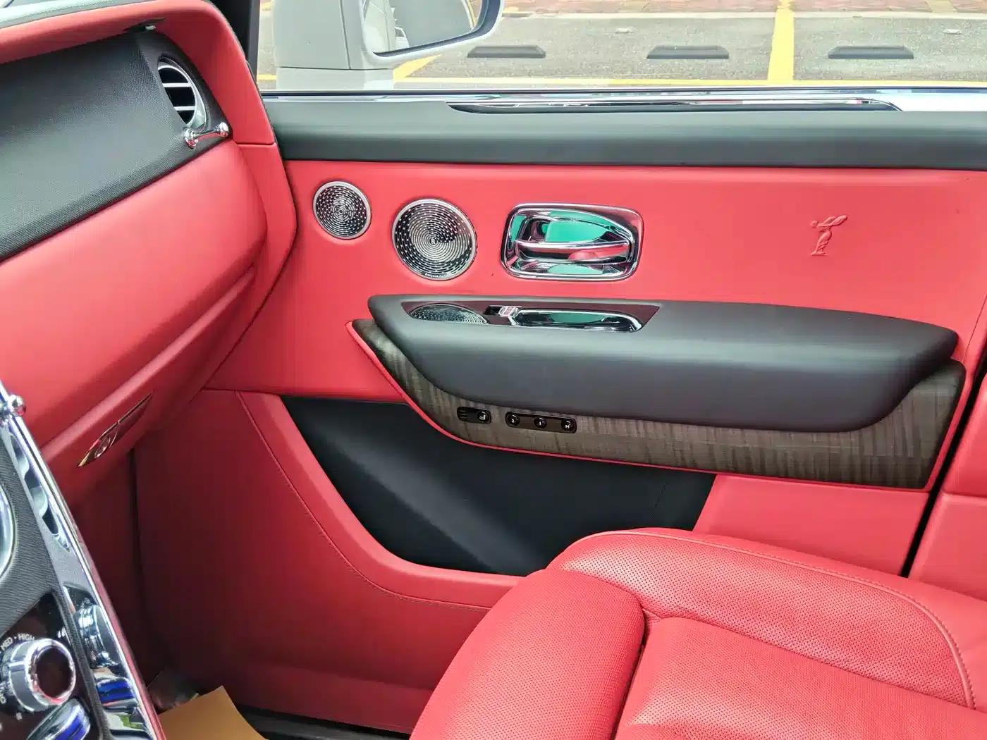 2018 Cullinan, four-seater version — миниатюра 10