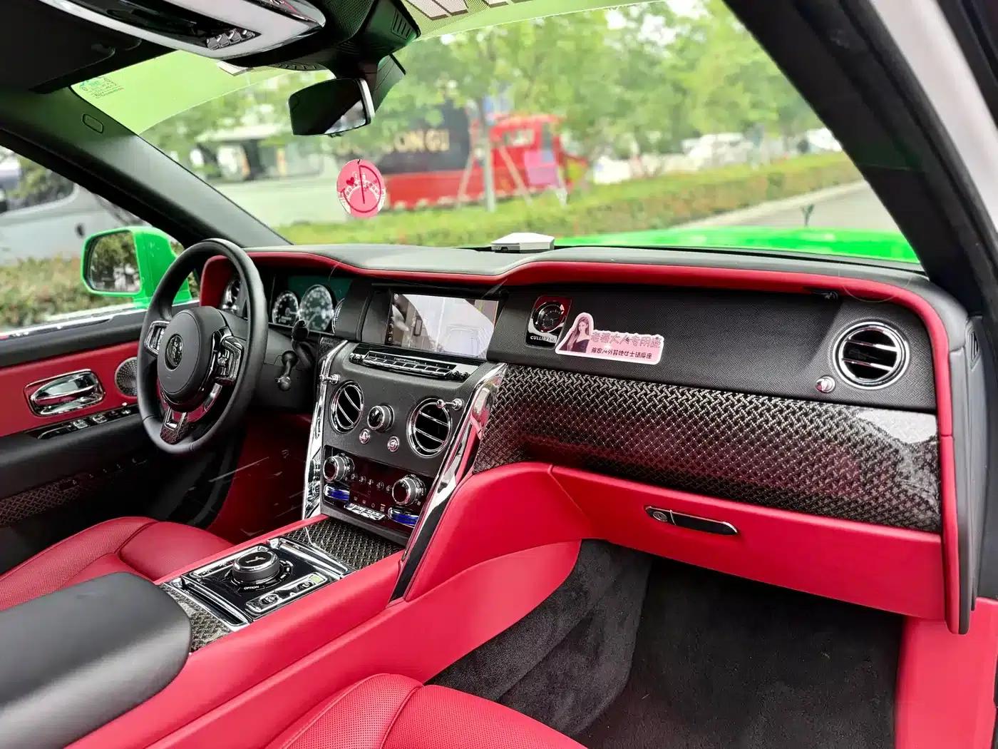 2018 Cullinan, four-seater version — миниатюра 4