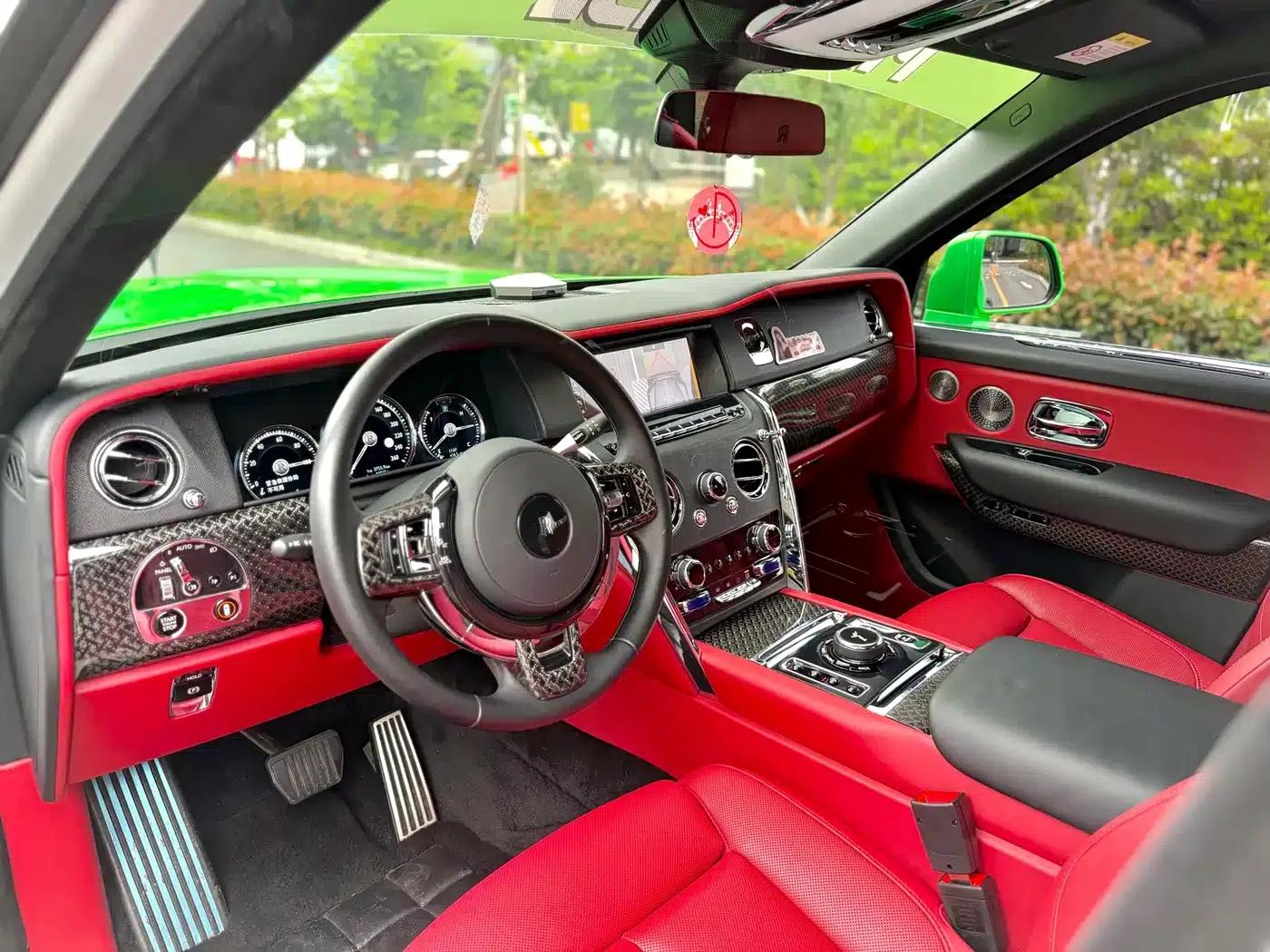 2018 Cullinan, four-seater version — миниатюра 6