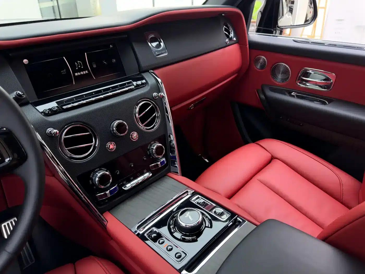 2018 Cullinan 5-seater — миниатюра 27