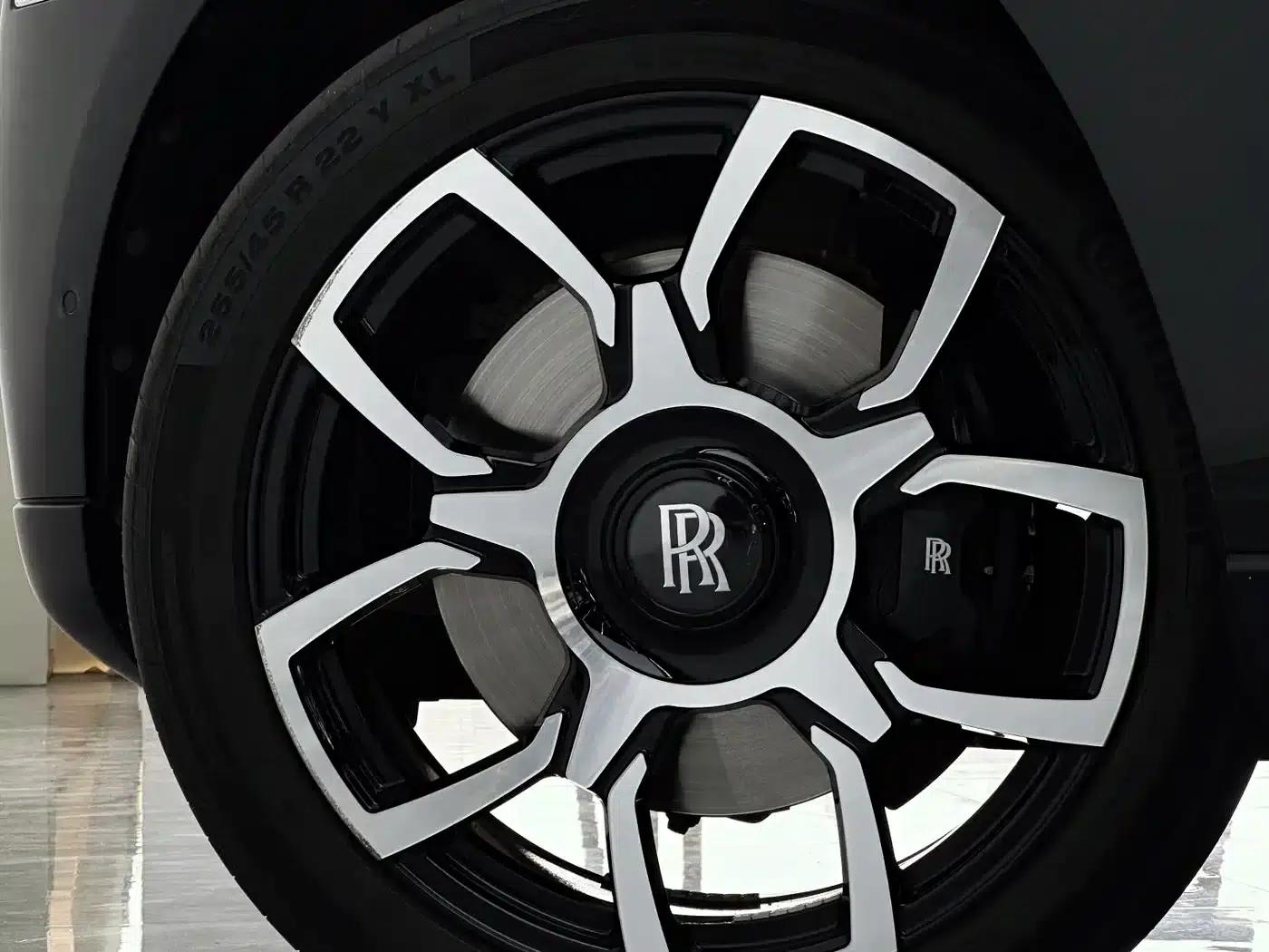 2018 Cullinan 5-seater — миниатюра 8