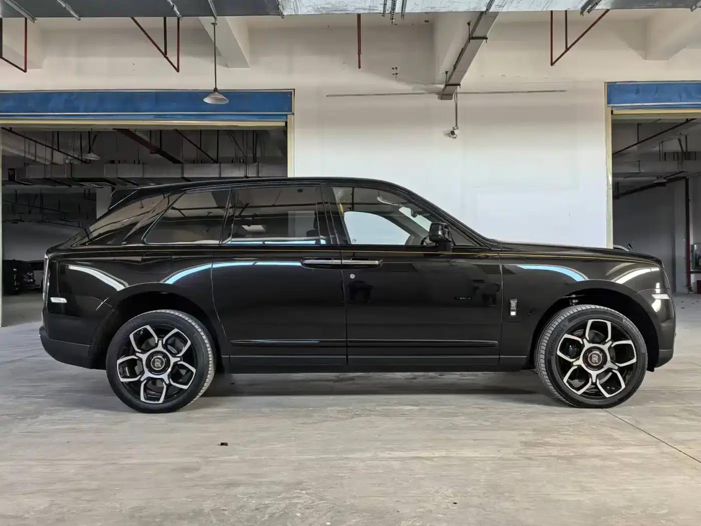 2024 Cullinan Black Badge — миниатюра 4