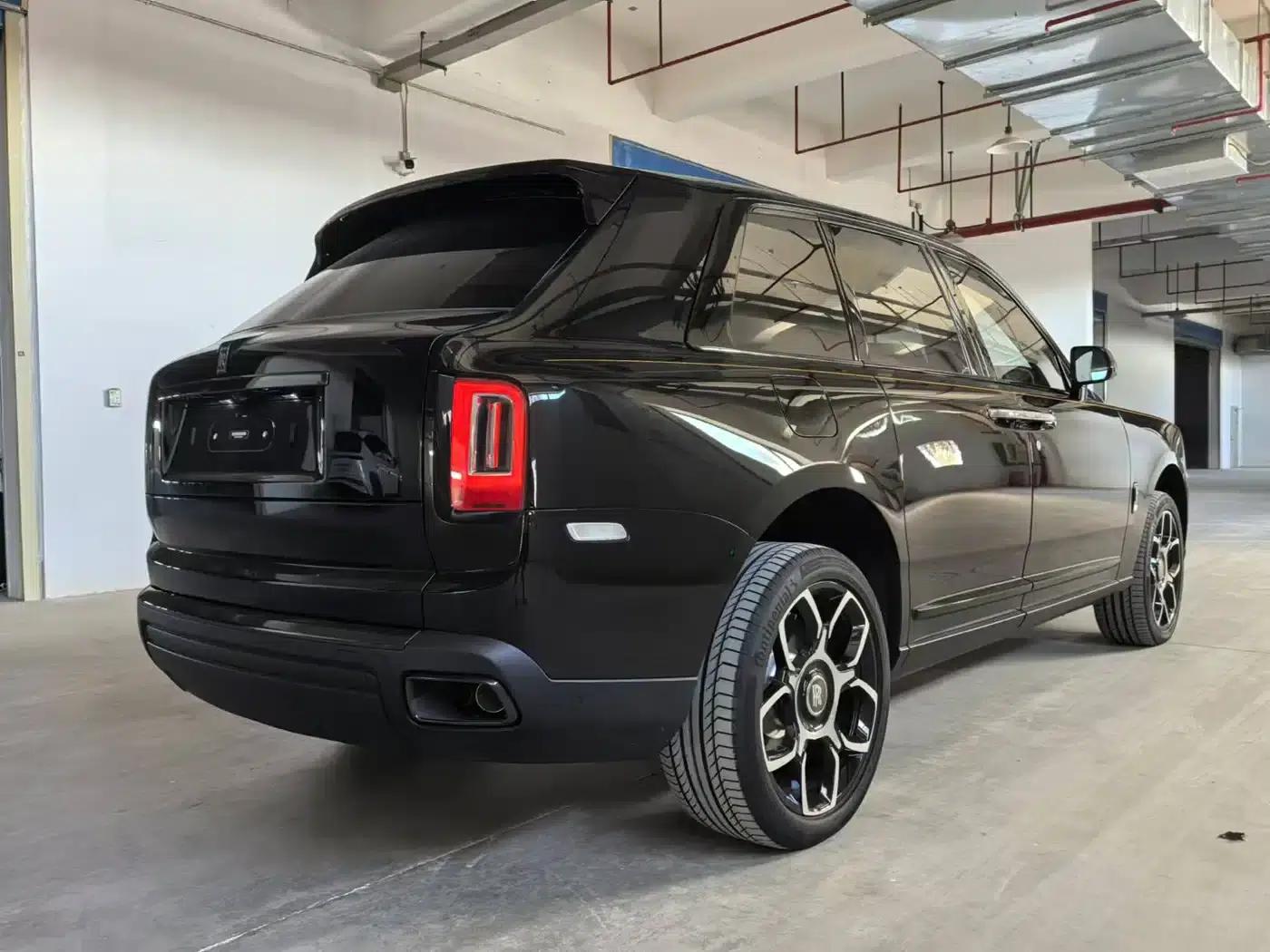 2024 Cullinan Black Badge — миниатюра 5
