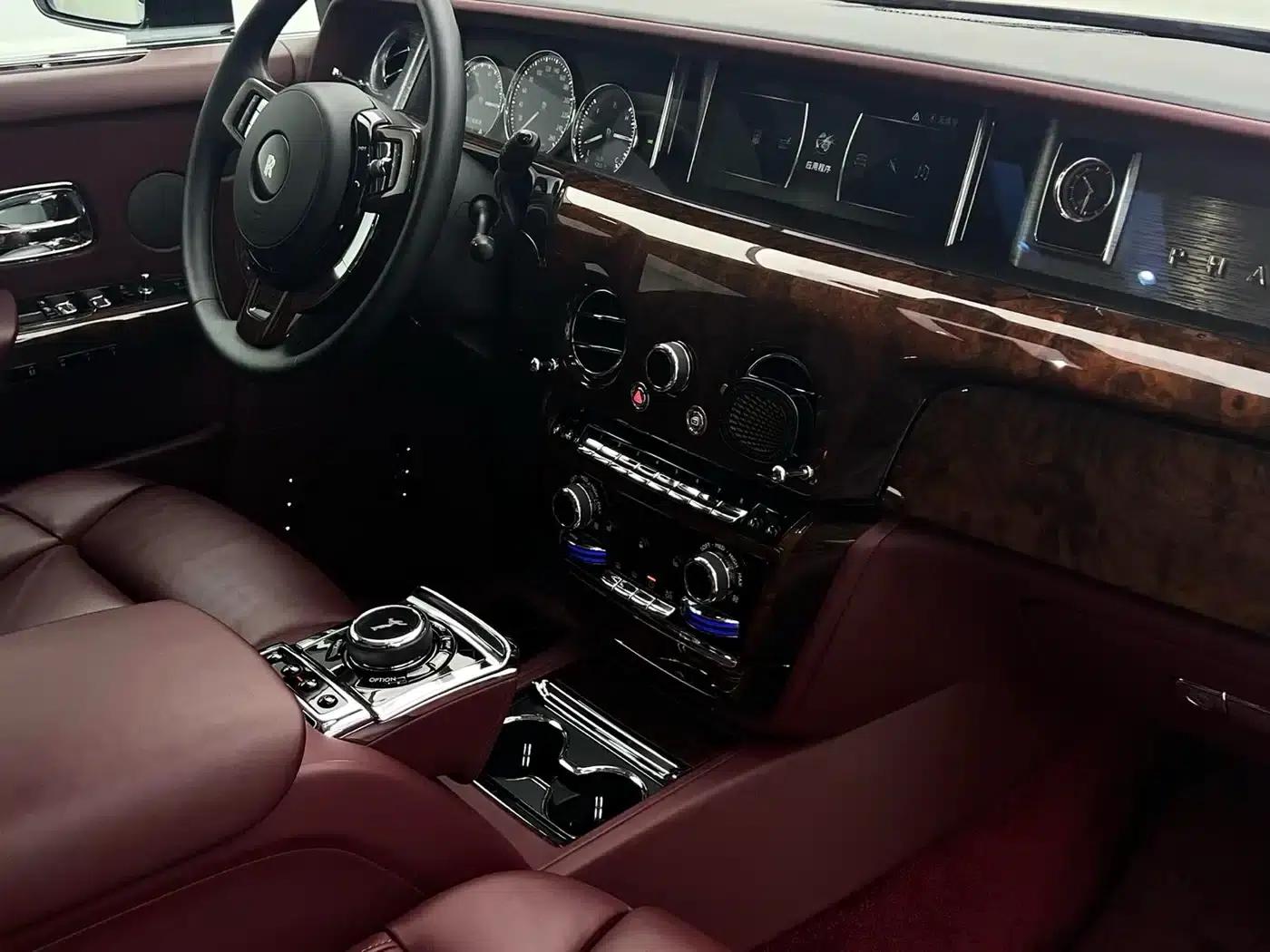 2018 Phantom 6.7T Long Wheelbase — миниатюра 15