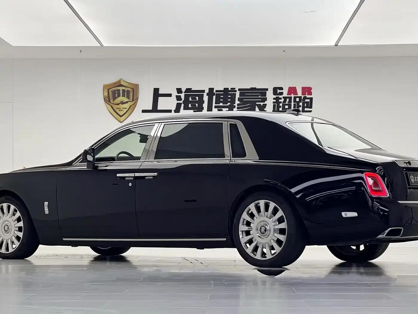2018 Phantom 6.7T Long Wheelbase — миниатюра 6