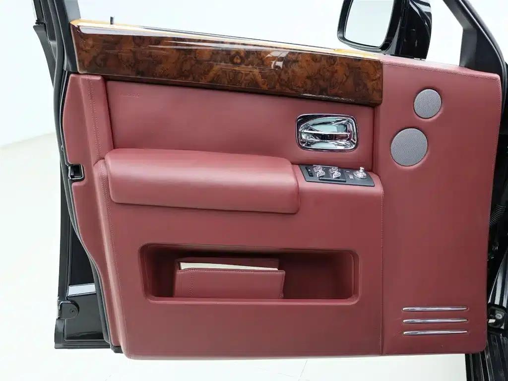 2011 Phantom 6.7 Extended Wheelbase — миниатюра 4