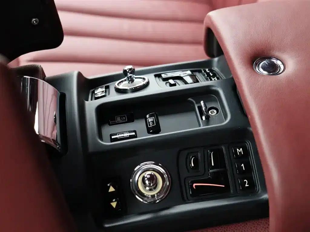 2011 Phantom 6.7 Extended Wheelbase — миниатюра 8