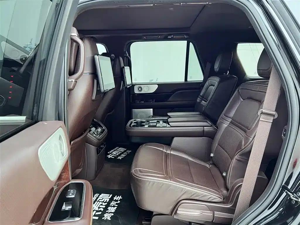 Navigator 2020 3.5T Presidential Series — миниатюра 20