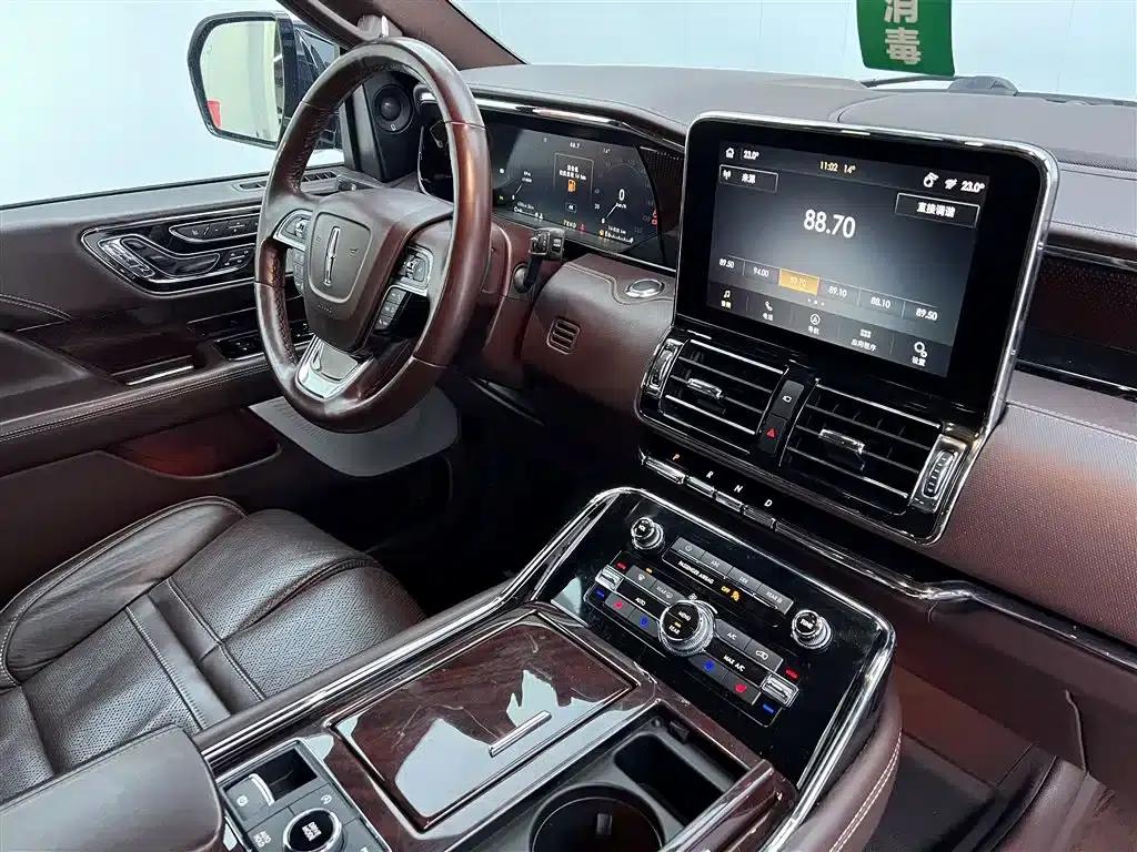 Navigator 2020 3.5T Presidential Series — миниатюра 26