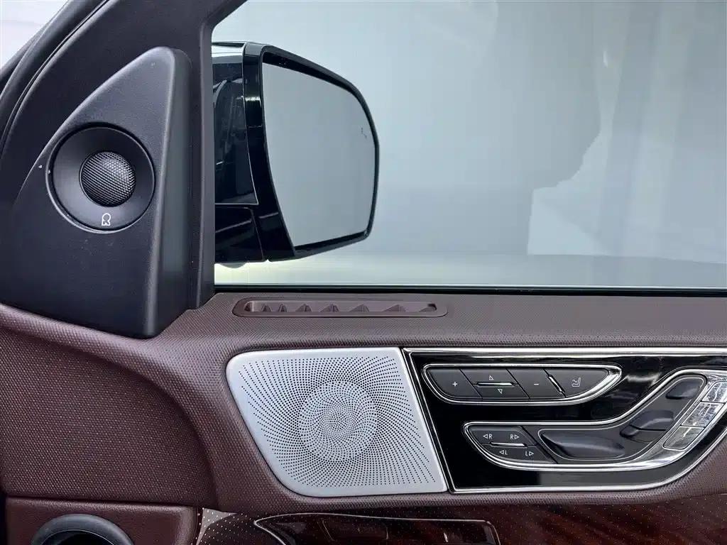 Navigator 2020 3.5T Presidential Series — миниатюра 29