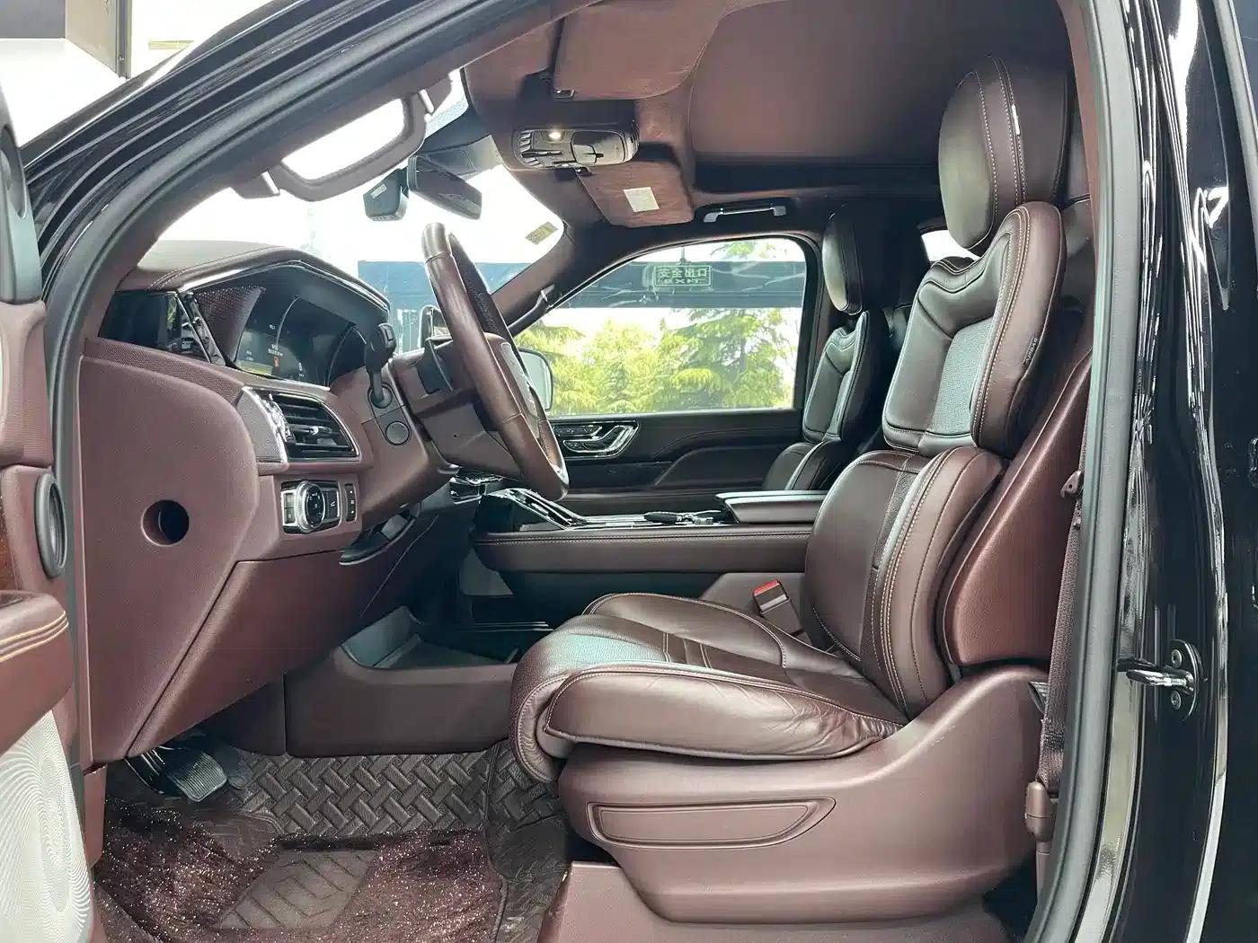 Navigator 2020 3.5T Long Wheelbase Presidential Edition — миниатюра 13