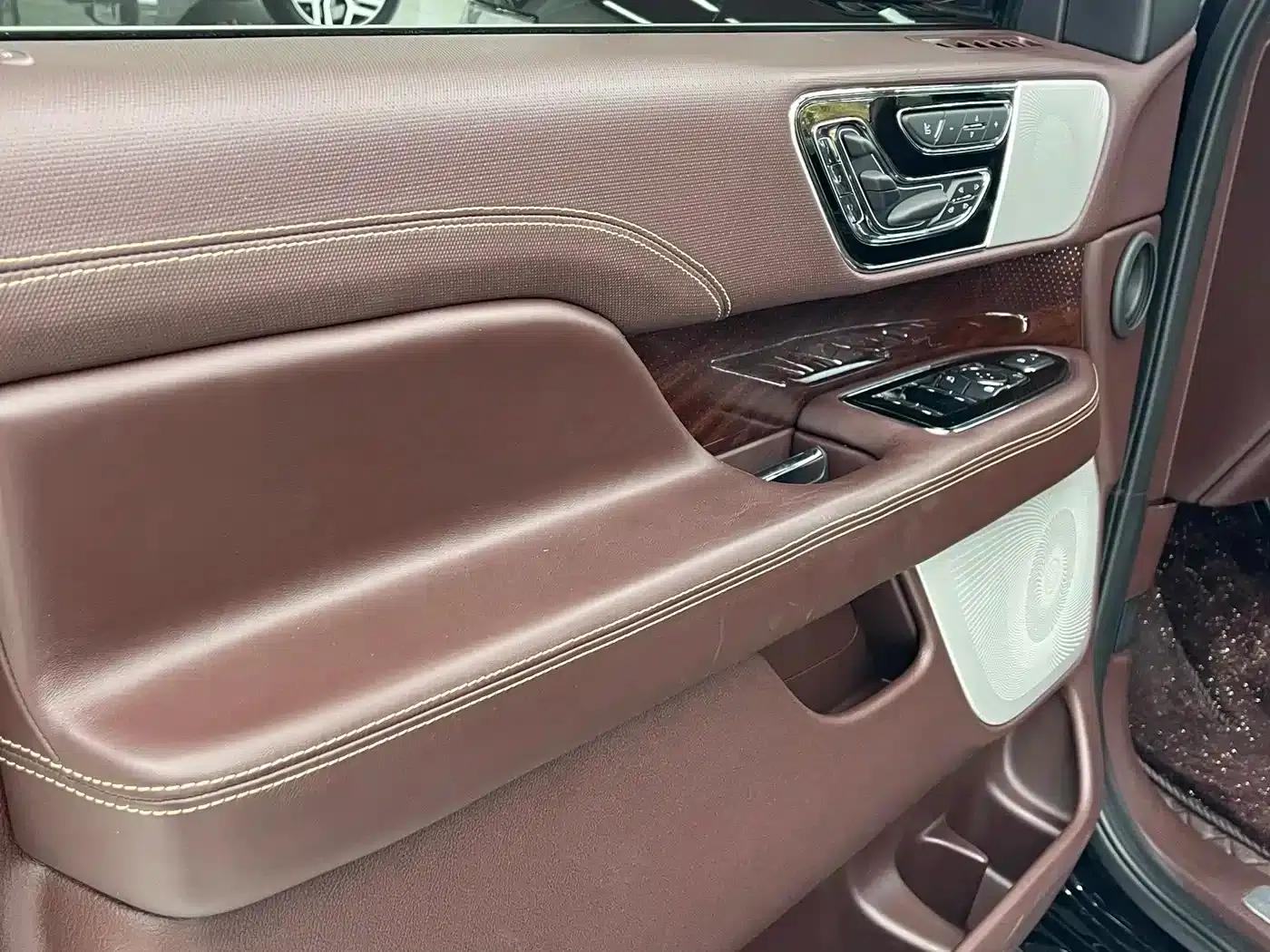 Navigator 2020 3.5T Long Wheelbase Presidential Edition — миниатюра 15