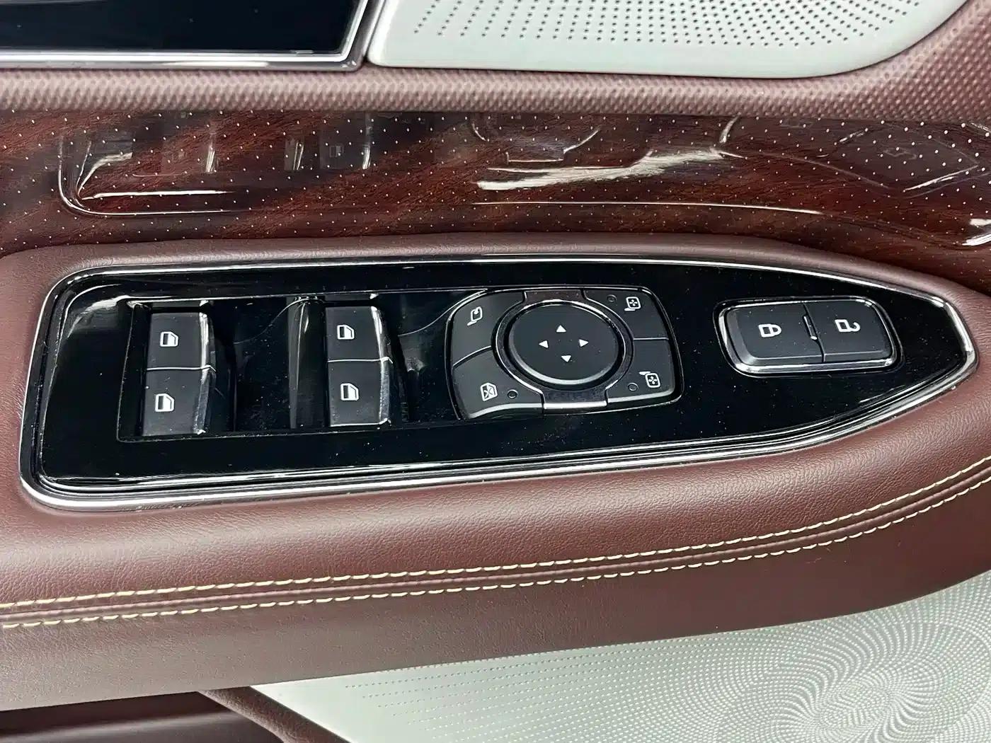 Navigator 2020 3.5T Long Wheelbase Presidential Edition — миниатюра 17