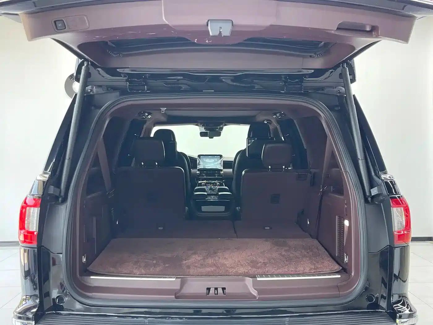 Navigator 2020 3.5T Long Wheelbase Presidential Edition — миниатюра 23