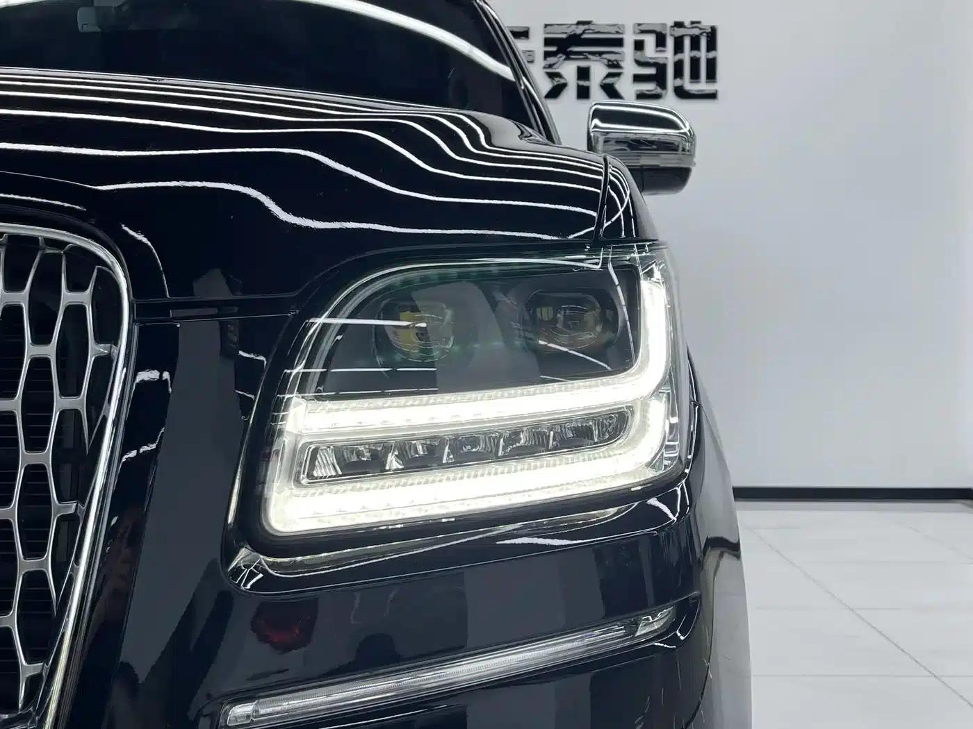 Navigator 2020 3.5T Long Wheelbase Presidential Edition — миниатюра 4