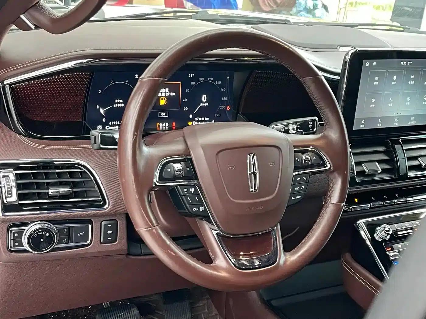 Navigator 2020 3.5T Long Wheelbase Presidential Edition — миниатюра 5